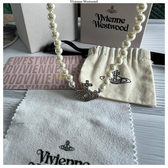 Vivienne Westwood Jewelry - Picture 4 of 7